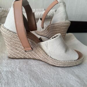 Toms Cream and Tan Wedge Sandals